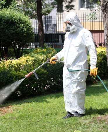 Bağcılar’da parklar ve yeşil alanlar ilaçlanıyor (2)