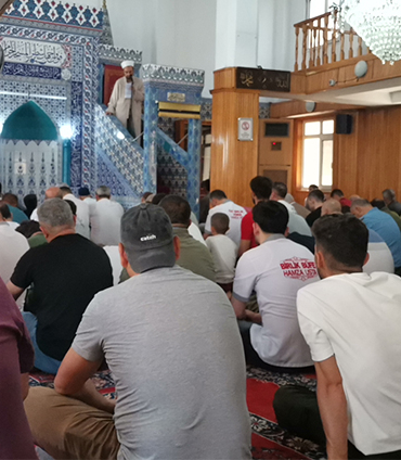 İmam uyardı su kimsenin değil herkesin