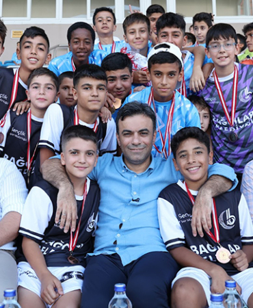 Başkan Yıldız’dan gençlere müjdeler (1)