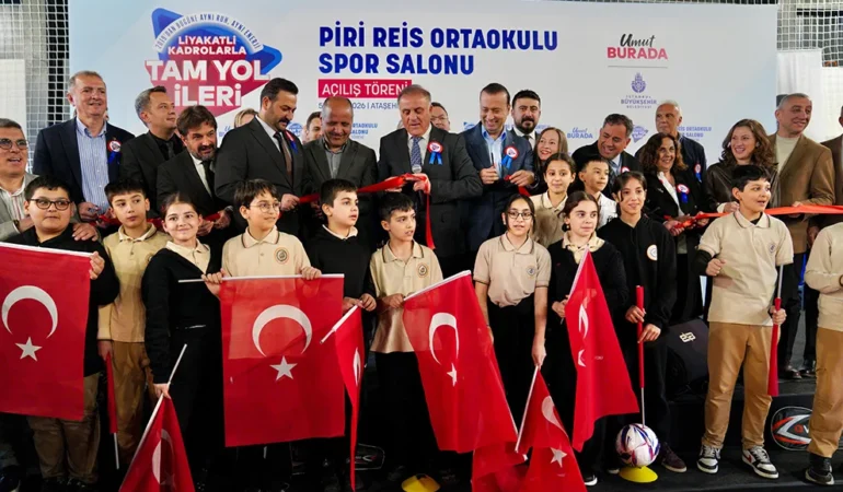 ATAŞEHİR’DE PİRİ REİS İLKOKULU SPOR SALONU HİZMETE AÇILDI