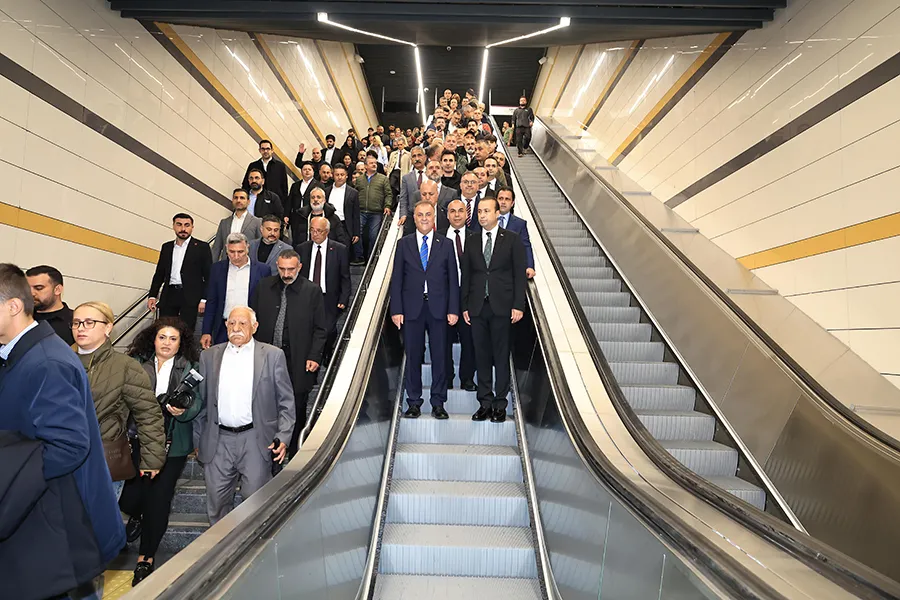 Sultanbeyli Metrosu Açıldı: İstanbullulara 9 Gün Ücretsiz Ulaşım Müjdesi