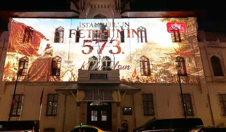 Fetih Ruhu İstanbul’u Aydınlattı: 573. Yıla Özel Görsel Şölen