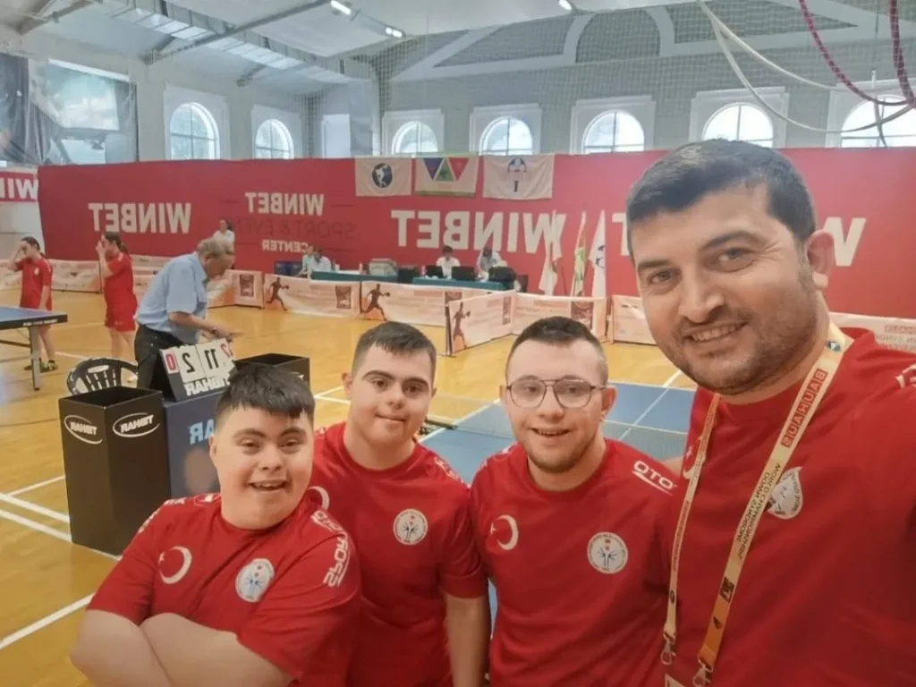 Down Sendromlu Masa Tenisi Milli Takımı'ndan Polonya Karşısında Net Galibiyet