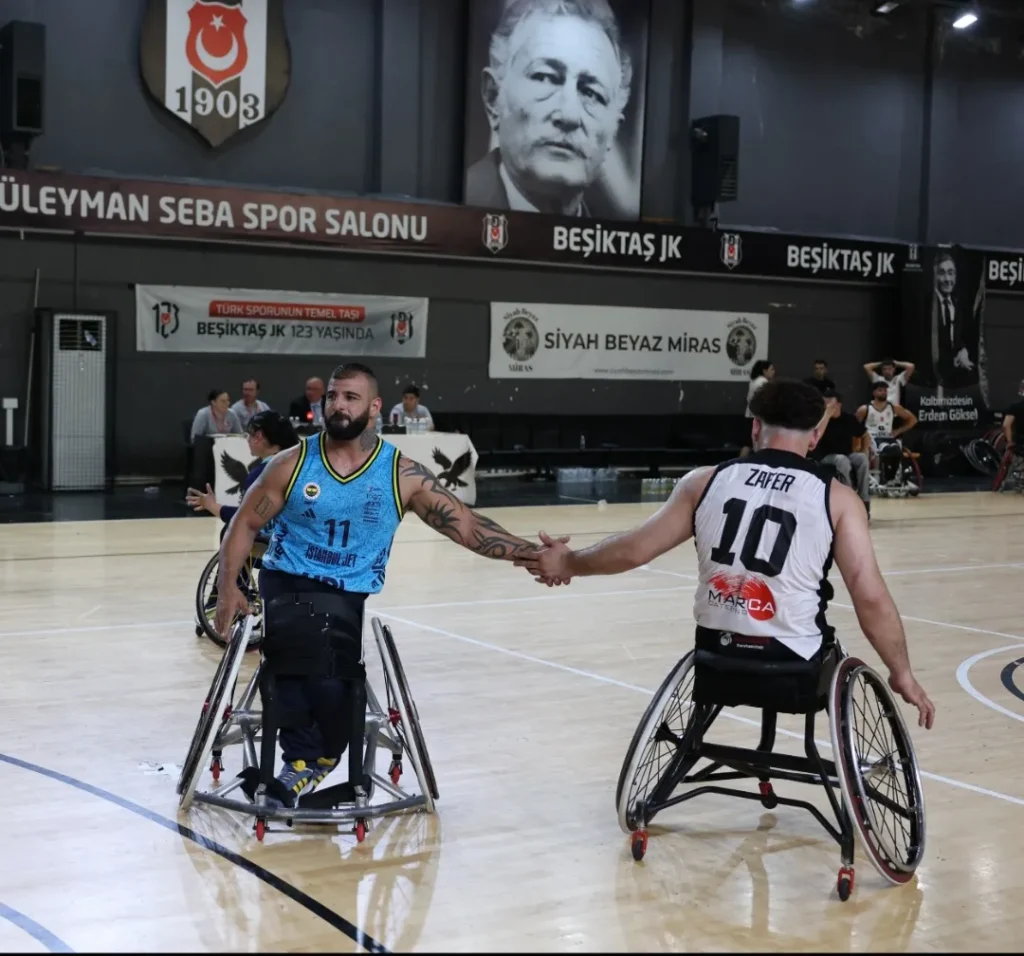 Karanlıkta Kaldırılan Kupa, Gölgeye Düşen Fair Play