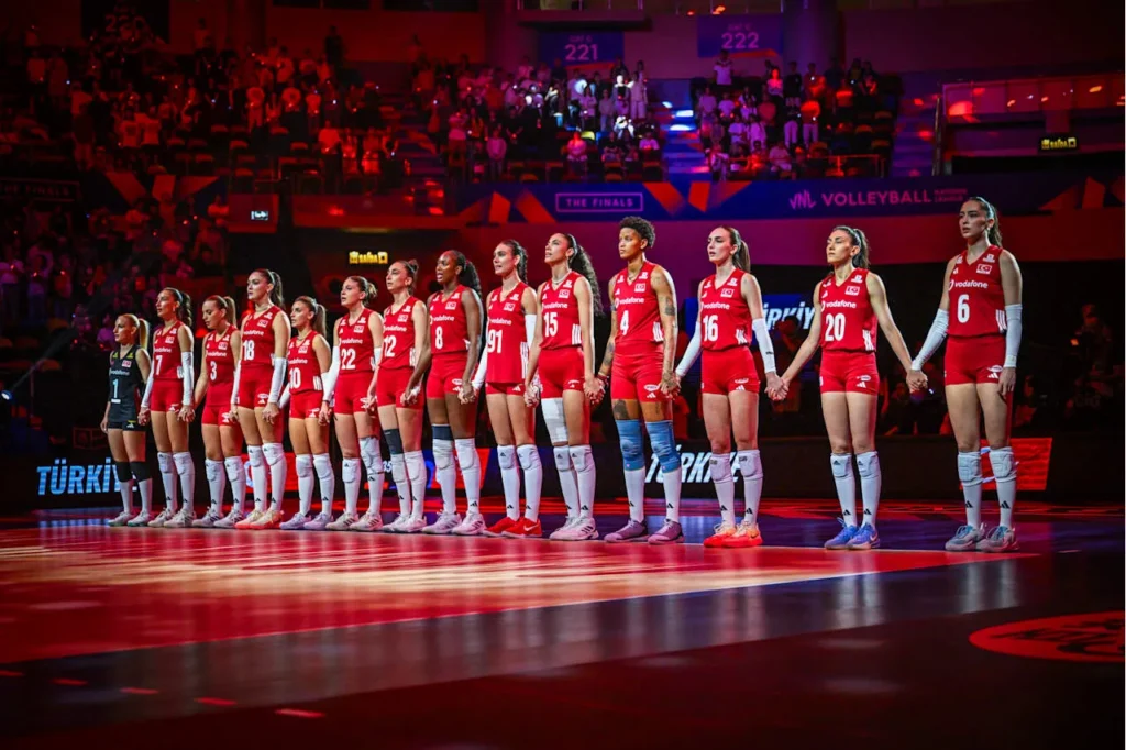 Türkiye, Çin'i 3-0 Geçti; VNL Finalinde Brezilya'nın Rakibi Oldu
