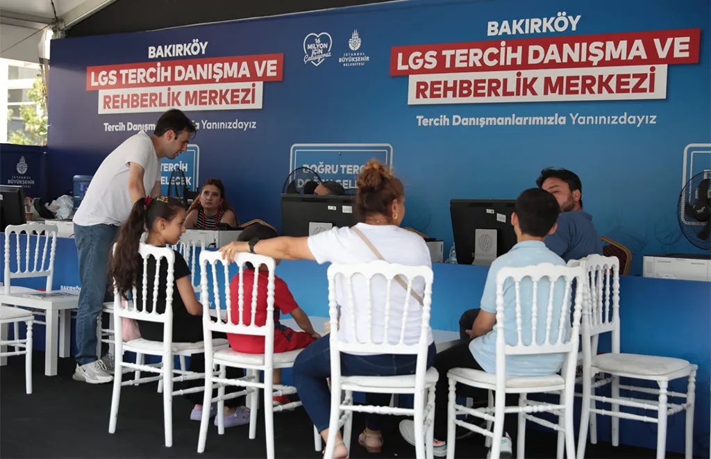 İBB’den LGS Adaylarına Büyük Kolaylık: Tercih Rehberliği Ücretsiz Oluyor