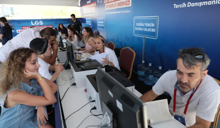 İBB’den LGS Adaylarına Büyük Kolaylık: Tercih Rehberliği Ücretsiz Oluyor