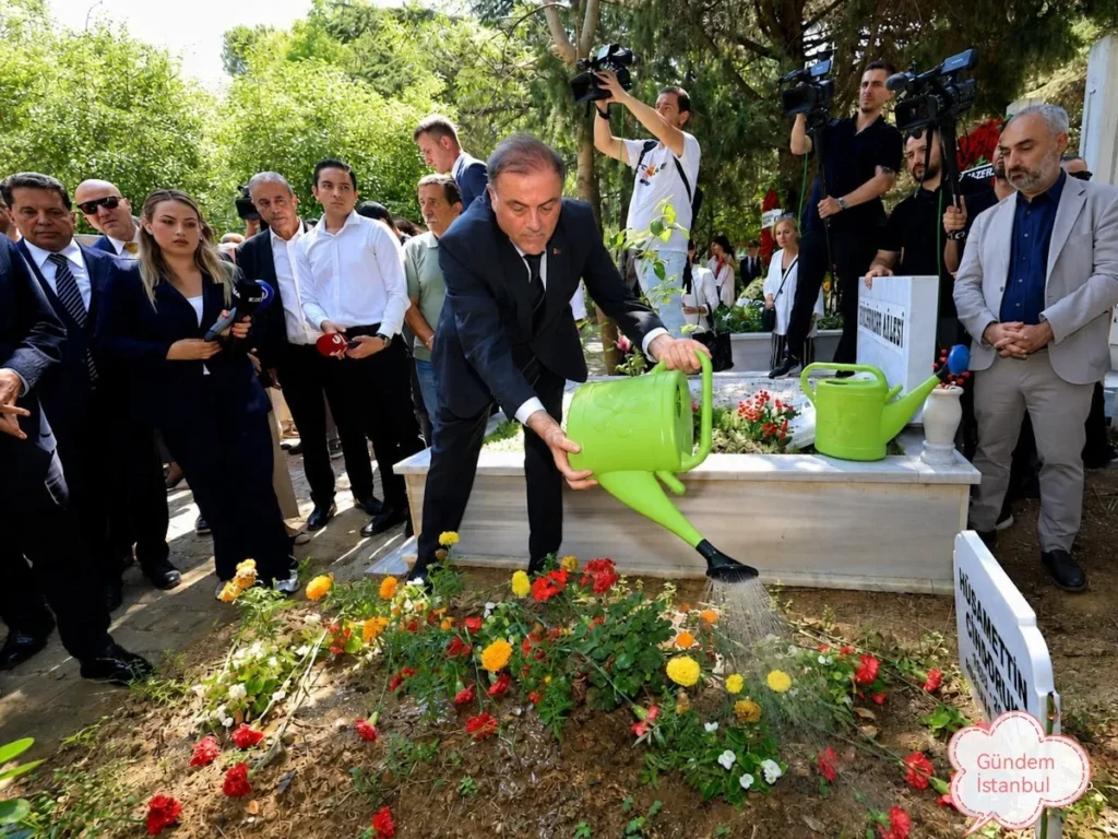 Altan Öymen Vefatının 1. Yılında Zincirlikuyu Mezarlığı'nda Anıldı