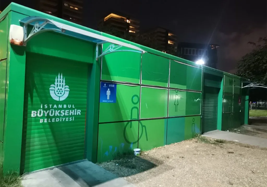 İBB Tuvaletleri Kapalı, Sahiller Dolu! Vatandaşlar Ne Yapacak?