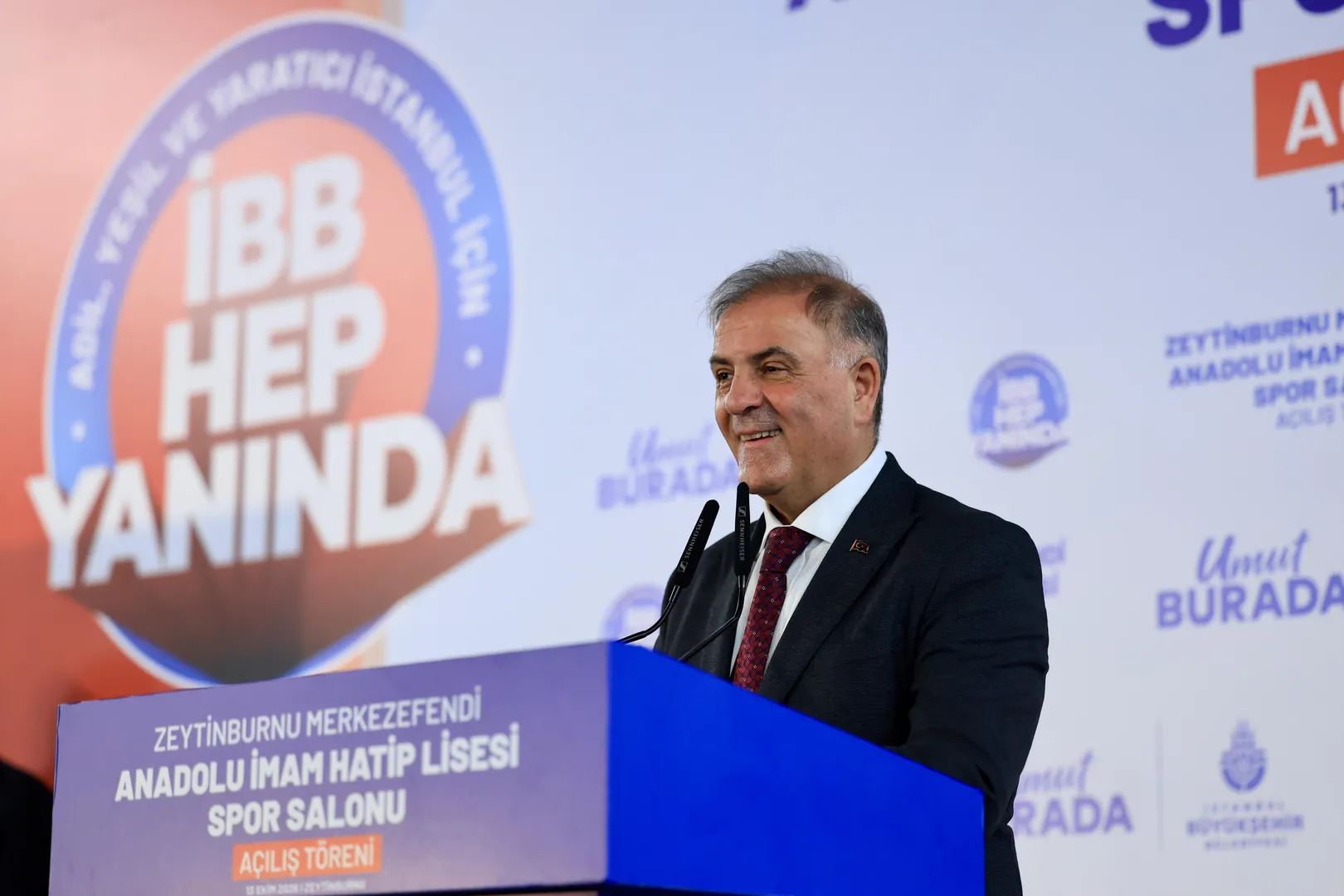İBB’den Zeytinburnu’na Çifte Hizmet: Spor Salonu Açıldı, Kent Lokantası Müjdesi Verildi