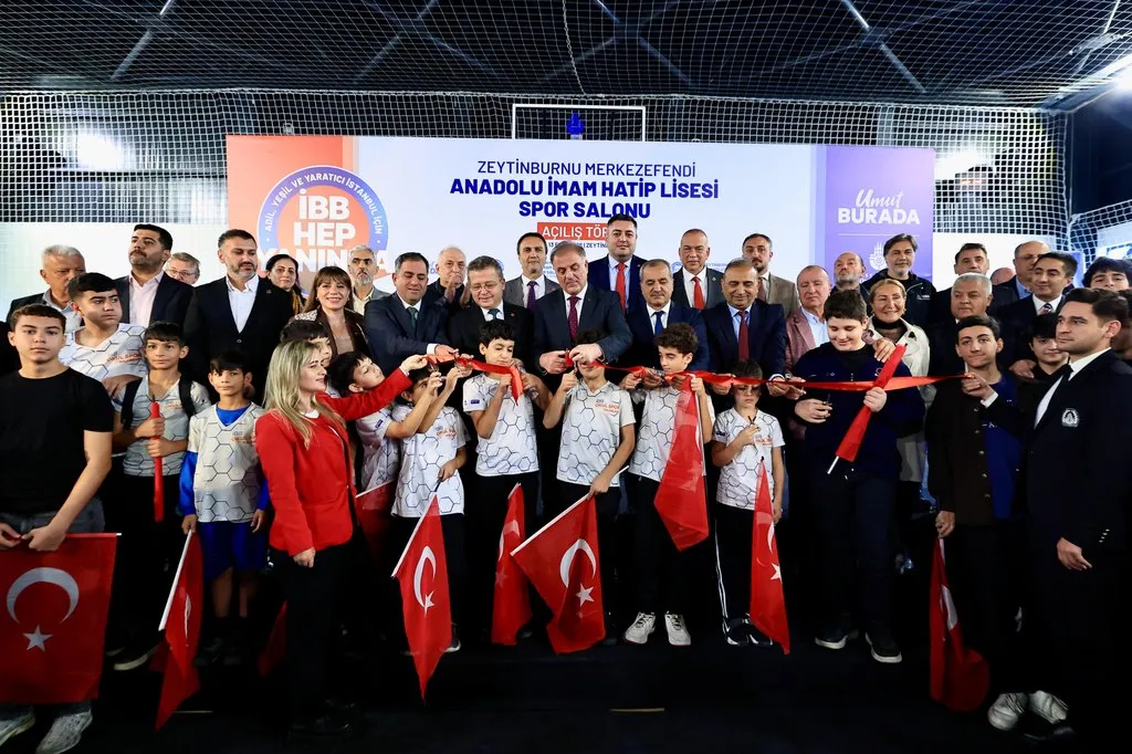 İBB’den Zeytinburnu’na Çifte Hizmet: Spor Salonu Açıldı, Kent Lokantası Müjdesi Verildi