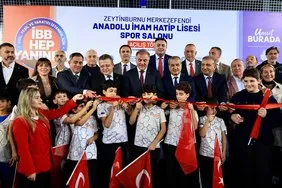 İBB’den Zeytinburnu’na Çifte Hizmet Spor Salonu Açıldı, Kent Lokantası Müjdesi Verildi (11)