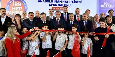 İBB’den Zeytinburnu’na Çifte Hizmet Spor Salonu Açıldı, Kent Lokantası Müjdesi Verildi (11)