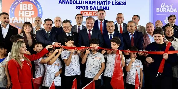 İBB’den Zeytinburnu’na Çifte Hizmet: Spor Salonu Açıldı, Kent Lokantası Müjdesi Verildi