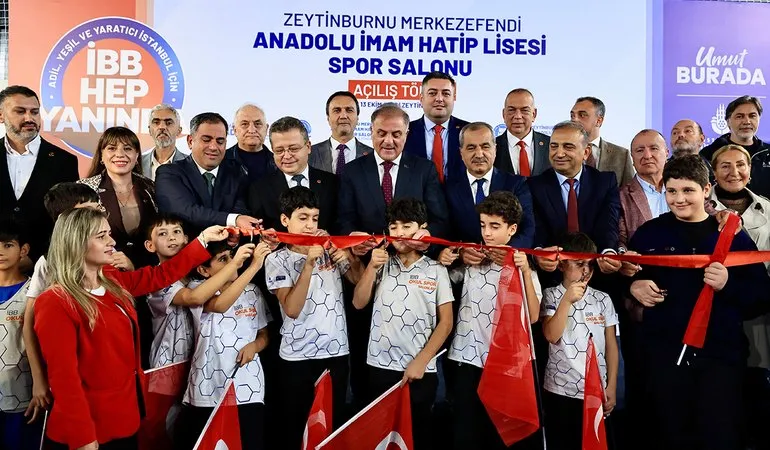 İBB’den Zeytinburnu’na Çifte Hizmet: Spor Salonu Açıldı, Kent Lokantası Müjdesi Verildi